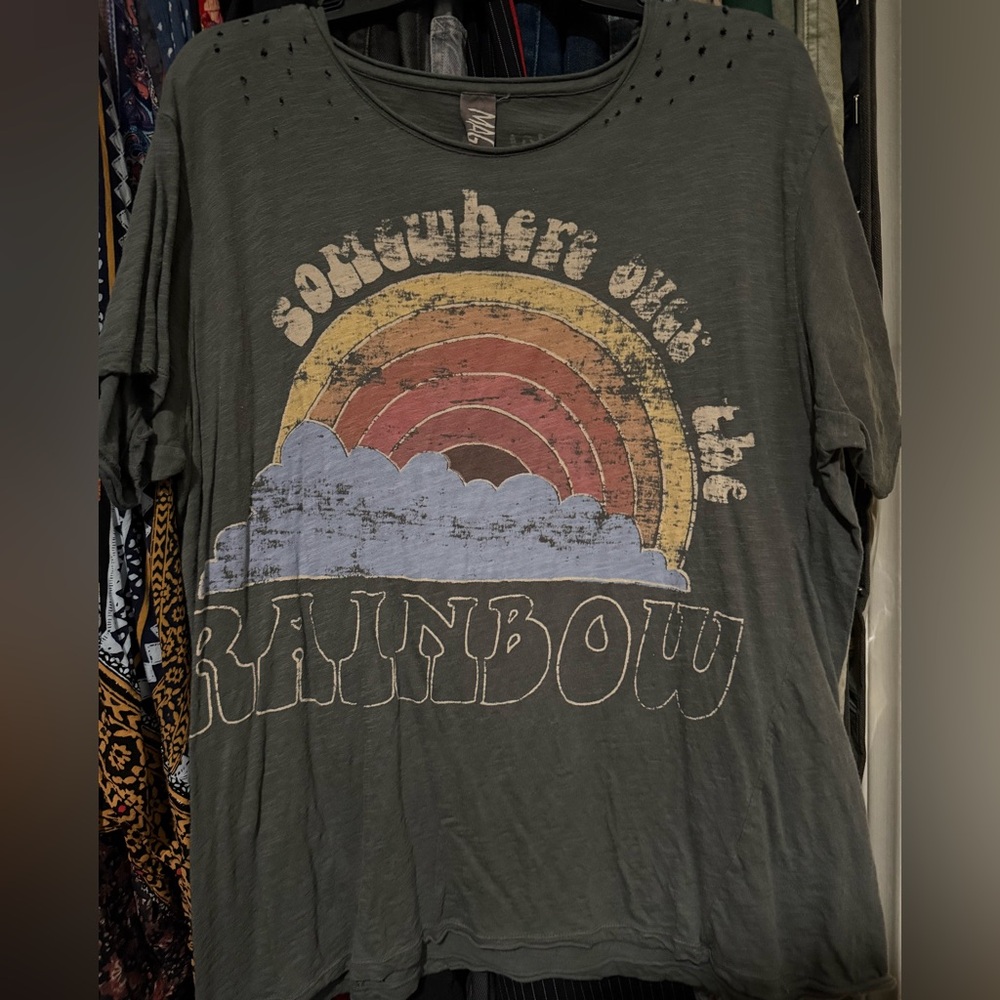 NWOT Magnolia Pearl Over the Rainbow Boyfriend T